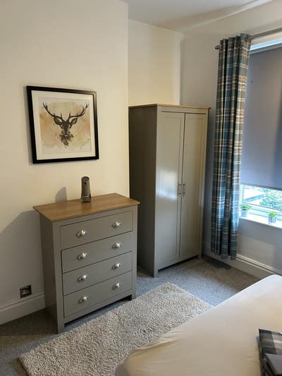 Large double room to rent in Beverley Main Photo