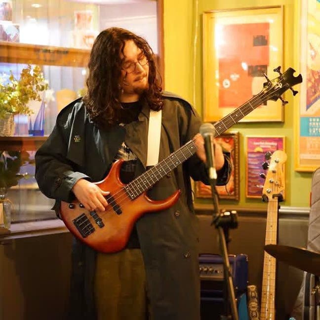 Looking for room for my son to rent in term times  Main Photo