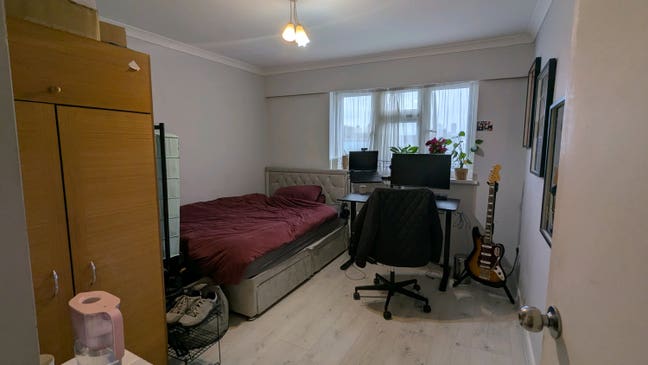 Double bedroom available close to Stratford Main Photo