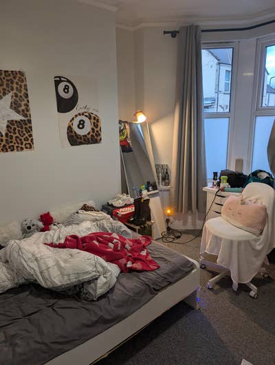 Roommate wanted for 5 bed female student house! Main Photo