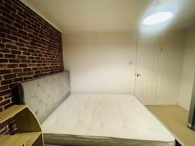 Furnished Double room Main Photo