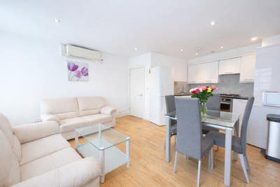 3Bed 2Bath air condition flat in South Kensington Main Photo