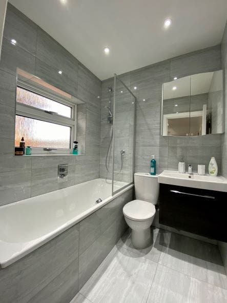 Large modern double room inc.bills Cricklewood NW2 Main Photo