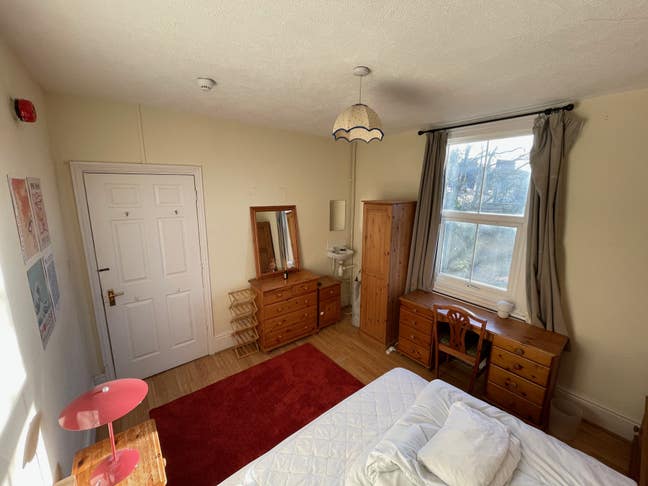 Looking for someone to sublet my room! Main Photo