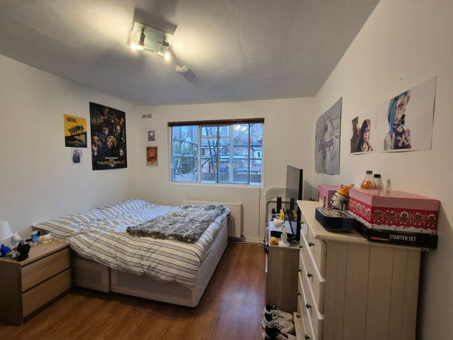 Large Double Room close to Tufnell Park Station Main Photo