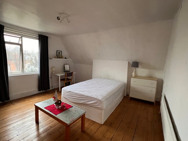 Double room in Finchley Central - perfect place Main Photo