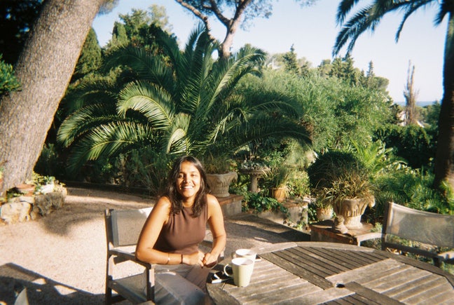 Hiya, I am a 24 years old professional lookin... Main Photo