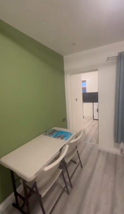 En-suite Double Room with own Kitchen &pound;1000 Main Photo