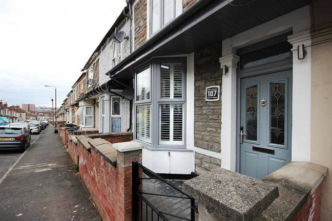 En-suite room for rent in Easton  Main Photo