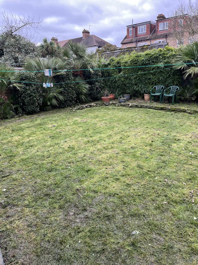 One bedroom flat some bills included Main Photo