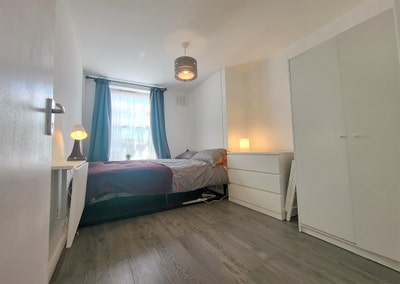 Double Room next to Bethnal Green Station Main Photo