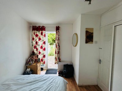 2 Lovely Rooms - 3 minutes from Station Main Photo