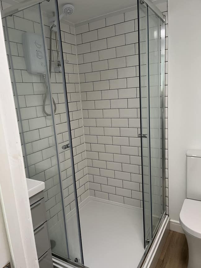 Lovely private room with own entrance and on-suite Main Photo