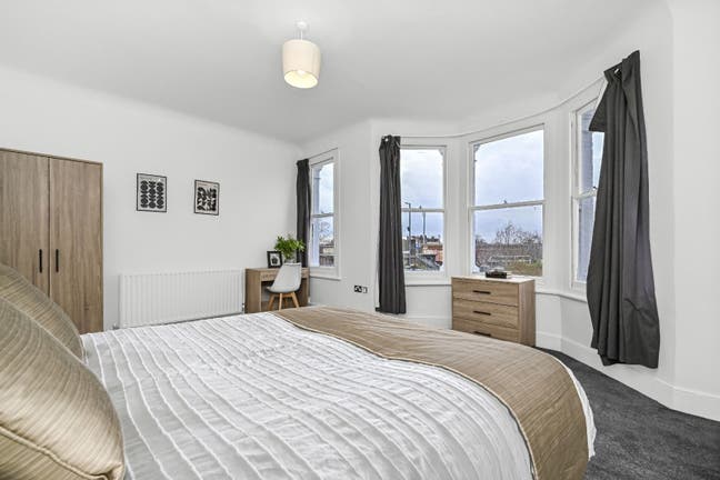 Large double rooms available in Streatham  Main Photo