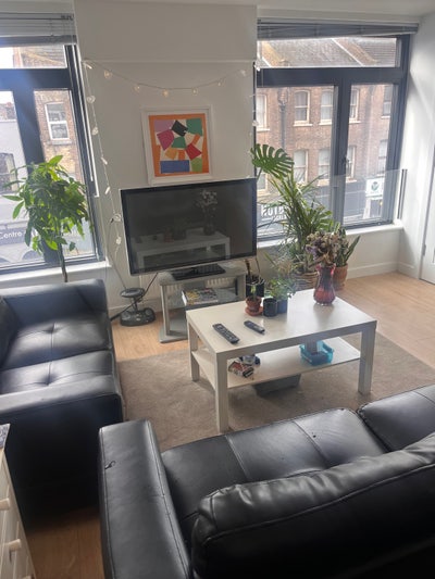 Cute flat with en-suit  Main Photo