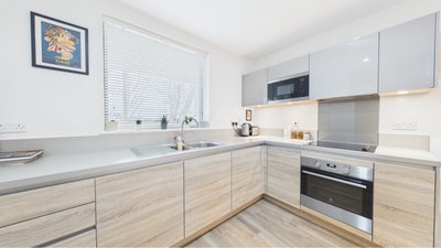 Modern 2 bedroom flat in Canning Town Main Photo