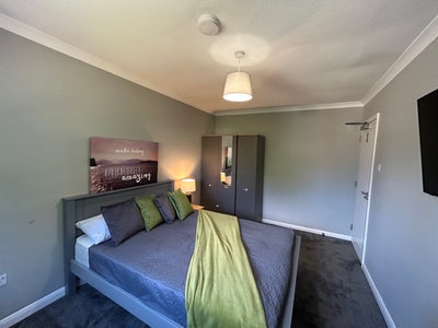 Professional Houseshare Main Photo