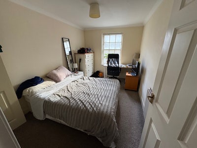 Double bedroom in 2 bed flat in Grassmarket Main Photo