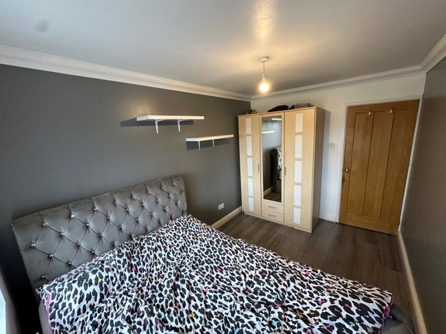 Double Bedroom + Private Bathroom  Main Photo