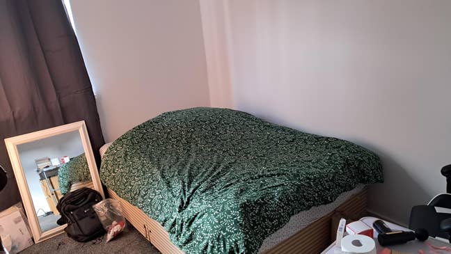 Room available in 3 bed flat Main Photo