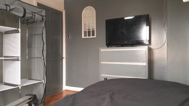 Nice room, 10foot 8, by 8foot6, quiet area near sh Main Photo