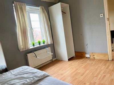 Single Room close to North Middlesex Hospital Main Photo