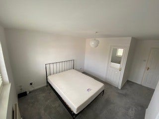 ⭐ Spacious En Suite Double Room – All Bills Includ Main Photo