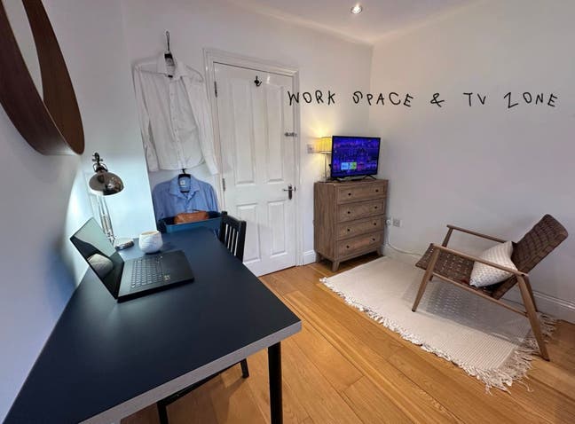 Stunning Double Bedroom | Canary Wharf Main Photo