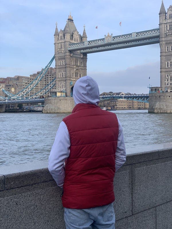 Look for studio or flat for a couple  Main Photo