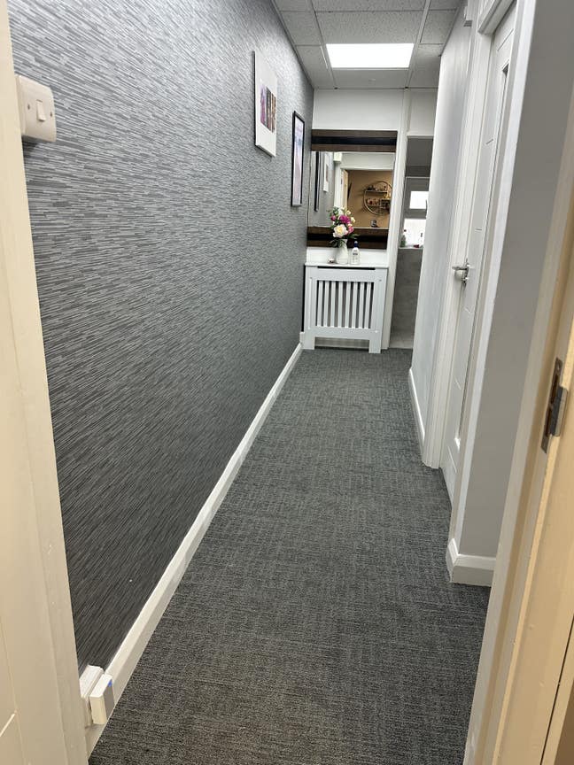 Amazing Room available Near East Surrey Hospital  Main Photo