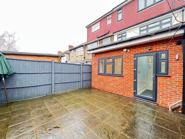 **07 Bedroom House**Rented as Whole Property**UB1 Main Photo