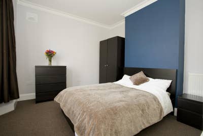 Large King size Room in Luxury house. Bills inc.  Main Photo