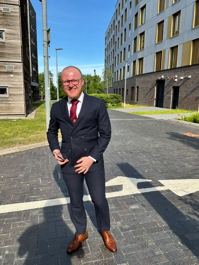 Seeking accommodation  Main Photo