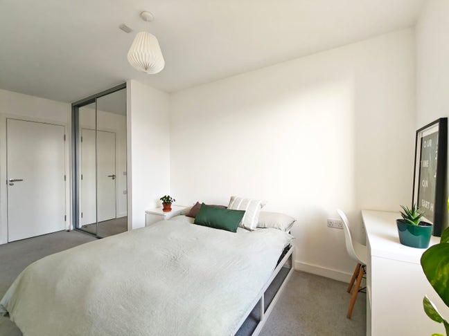 Large en-suite double - 5 mins to Blackhorse Road Main Photo