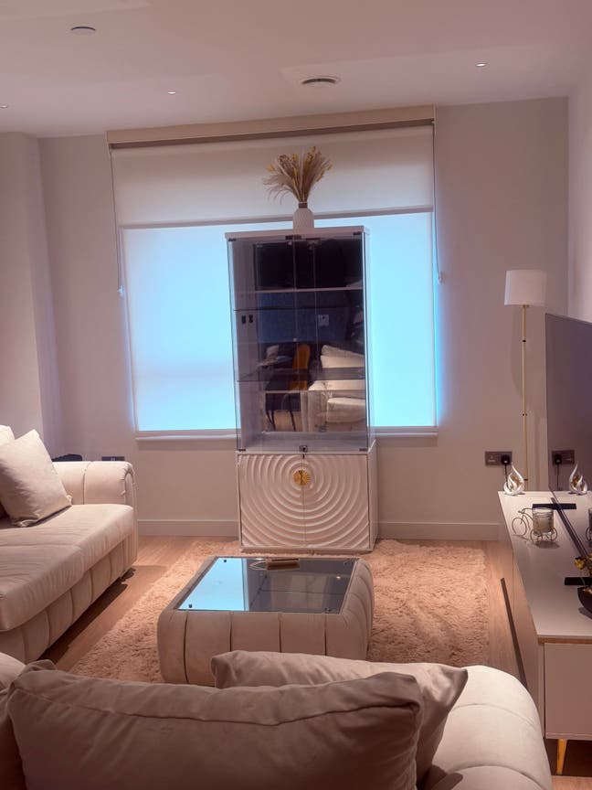 A large room in a modern built Main Photo