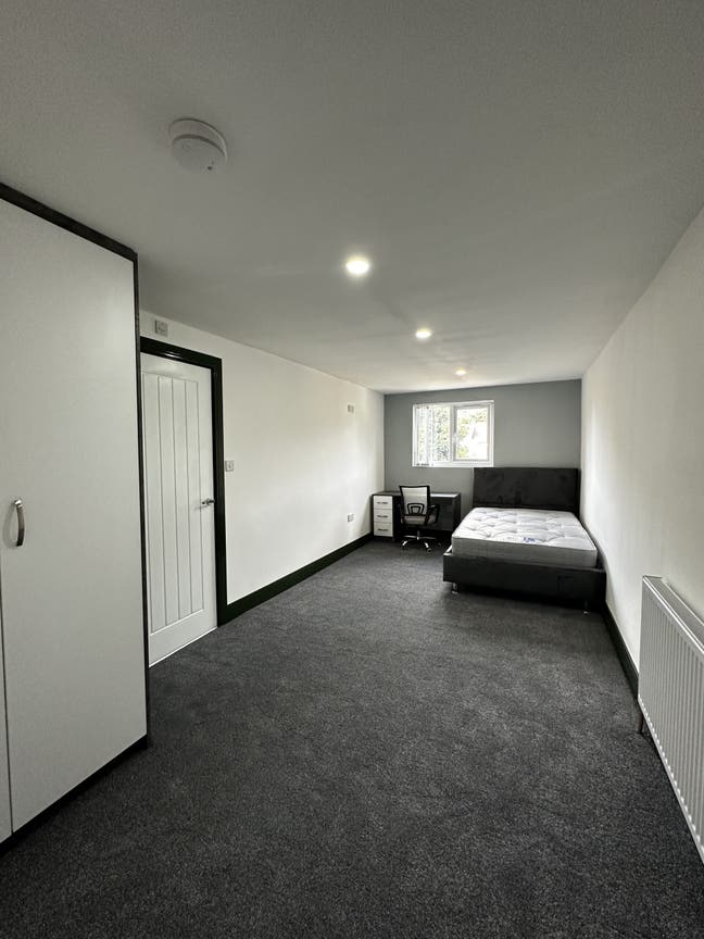 Tenancy Takeover from July 2026 | 285 Dawlish Road Main Photo