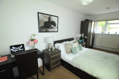 🚀 Fast City Links | Premium Ensuite | Grove Park Main Photo