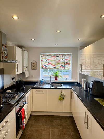 Room Available, 30 mins direct to London Main Photo