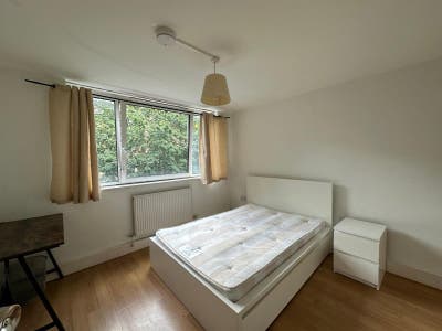 Beautiful double bed room at Maida Vale W9 Main Photo