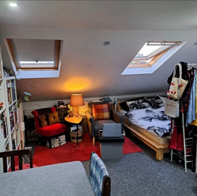 Studio flat in a Victorian house  Main Photo