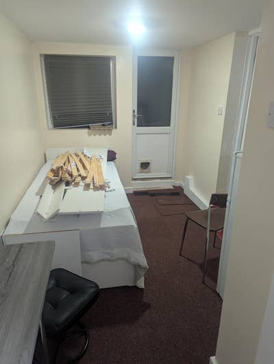 Self contained studio room Main Photo