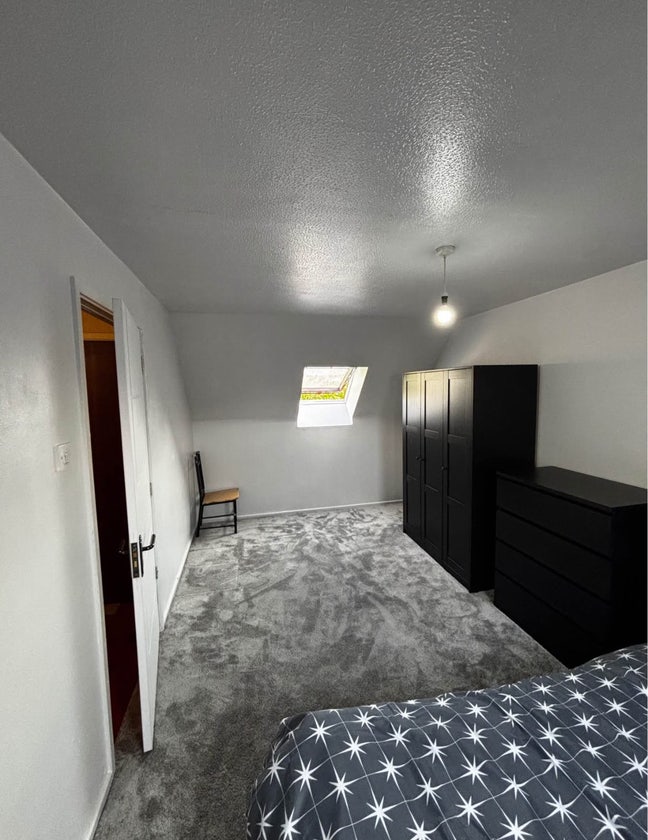 Large room Main Photo