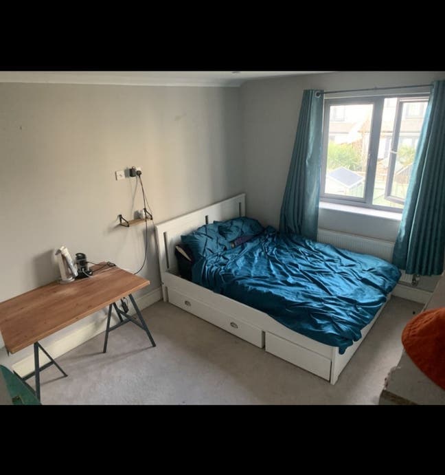 Spacious Double Room- 18th March to 3rd April Main Photo