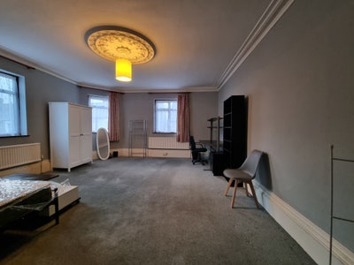 Very large double room for rent | Bills included Main Photo