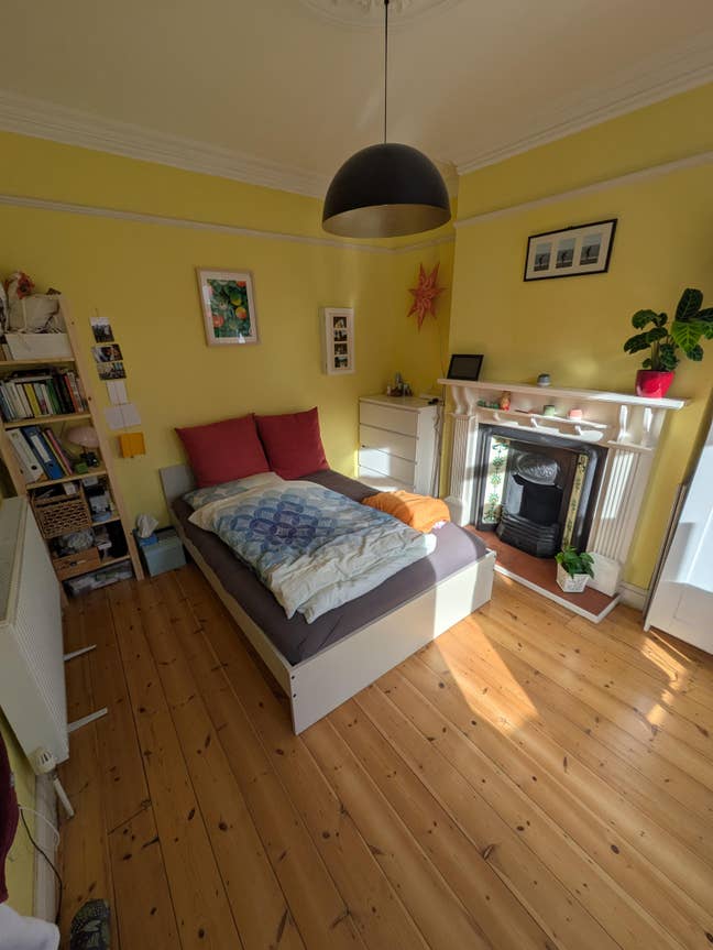 Double room in 4-bed female houseshare  Main Photo