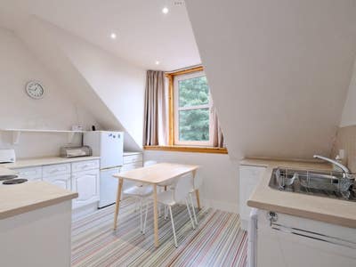 Two bed flat - Erskine street Main Photo