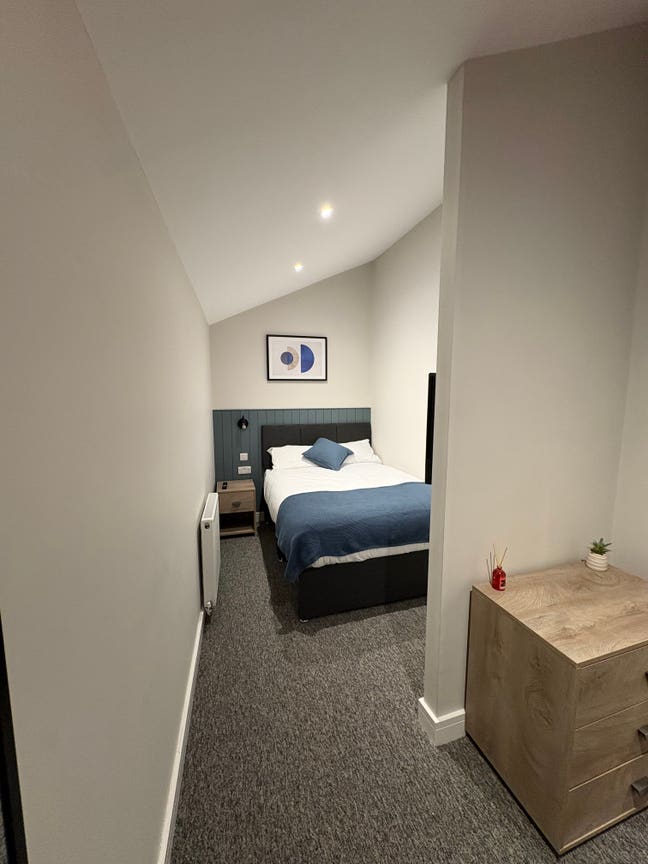 New Luxury Ensuite Room Main Photo