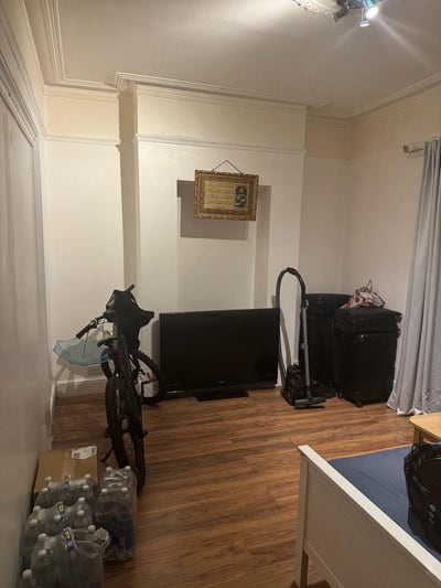 1 bedroom with separate kitchen and Bath for rent  Main Photo