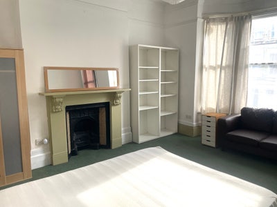 Two LARGE Double Rooms in Peaceful Highbury N5 Main Photo