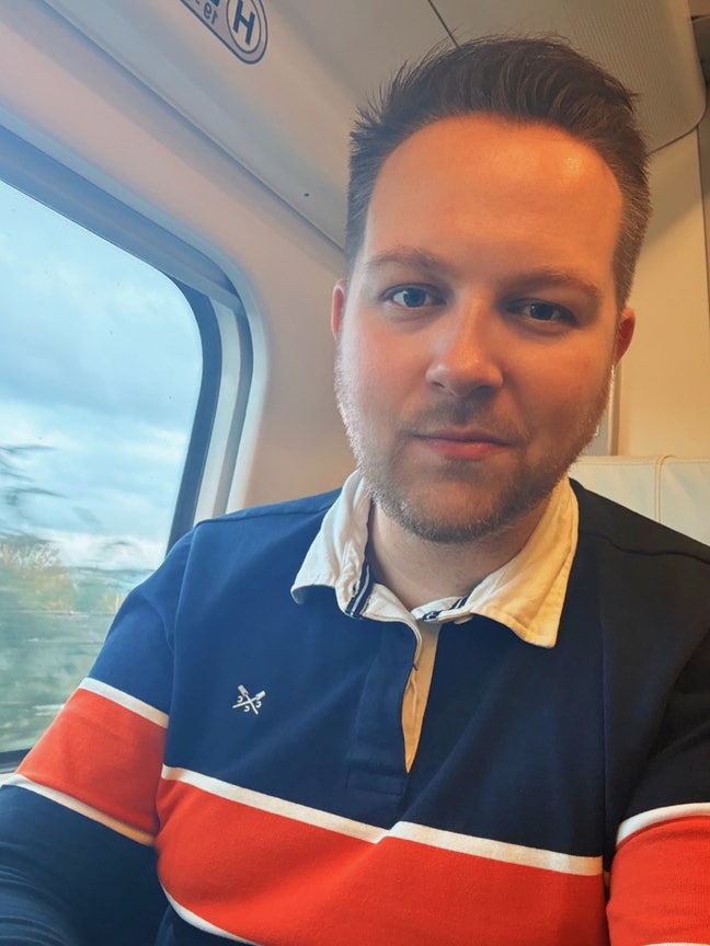 Looking for a place/buddy up in Manchester Main Photo